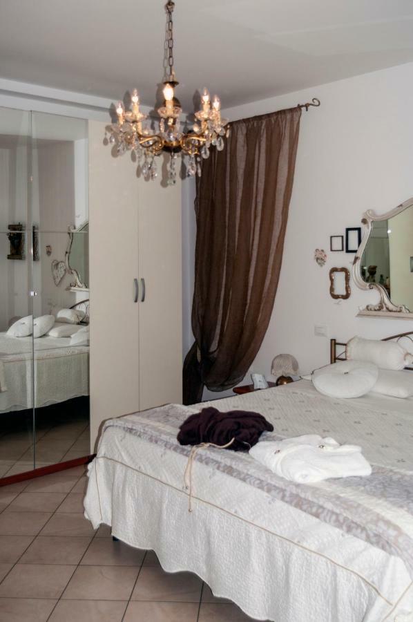 Casa Del Sole Appartamento N° 2 White And Gold Room Gavardo Ngoại thất bức ảnh